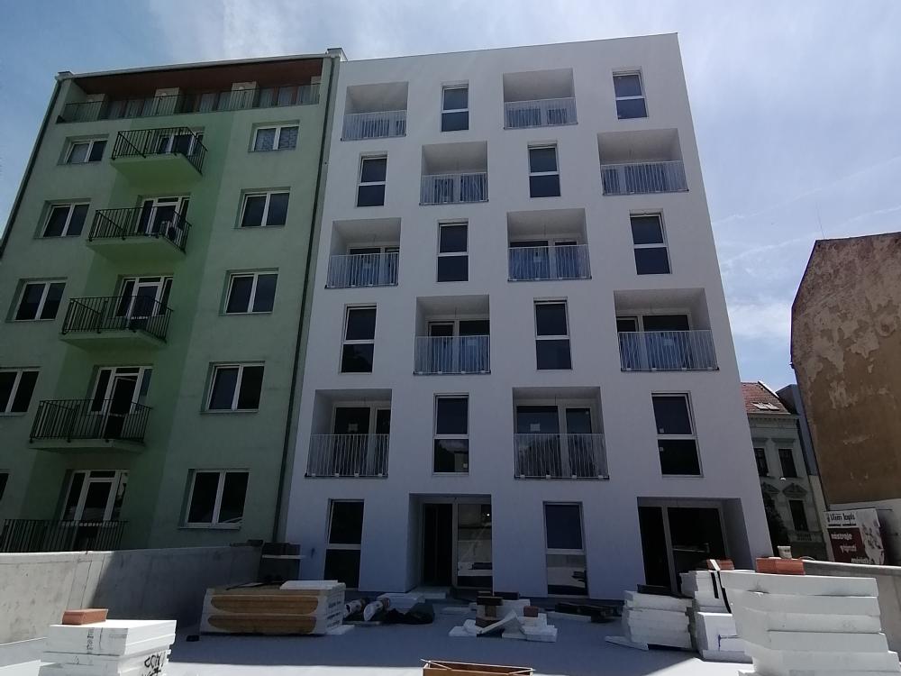 Bytový dům ve výstavbě na Bratislavské