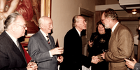 Zdeněk Rotrekl (třetí zleva) při udílení čestného občanství města Brna v roce 1994. Foto: Archiv města Brna