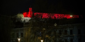 Červeně nasvícený Špilberk. Ilustrační foto: M. Budíková, MMB