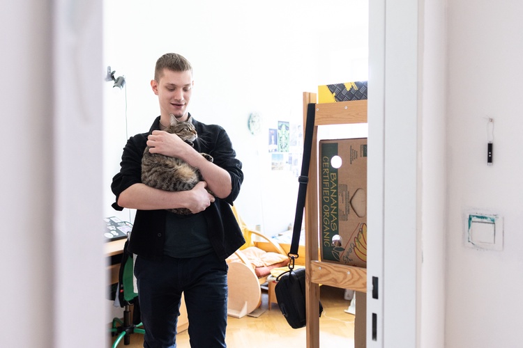 Každý rok odejde z dětských domovů asi 100 mladých dospělých. Komplexní péče o tuto skupinu neexistuje a podle výzkumů až 60 procent z nich přechod do „normálního“ života nezvládne. Foto: Majda Slámová