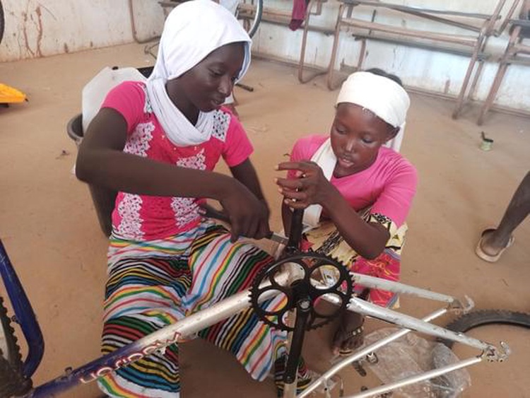 Foto: Kola pro Afriku