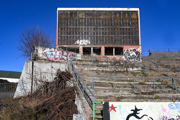 Tribuny někdejšího stadionu za Lužánkami půjdou příští rok k zemi. Foto: M. Schmerková