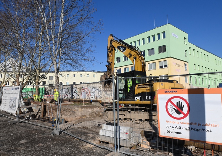 Investice do dopravní infrastruktury jsou letos rekordní. Pracovat se bude na silnicích, mostech i tramvajových tratích