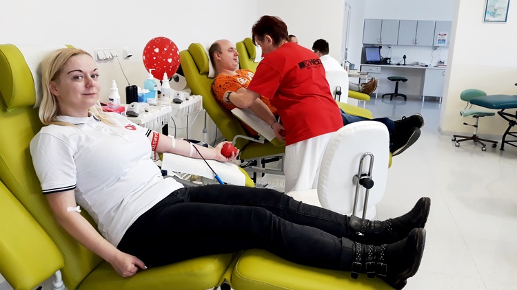 Věděli jste, že odběr krve při darování máte odbytý zhruba za pět minut? Foto: archiv FN Brno