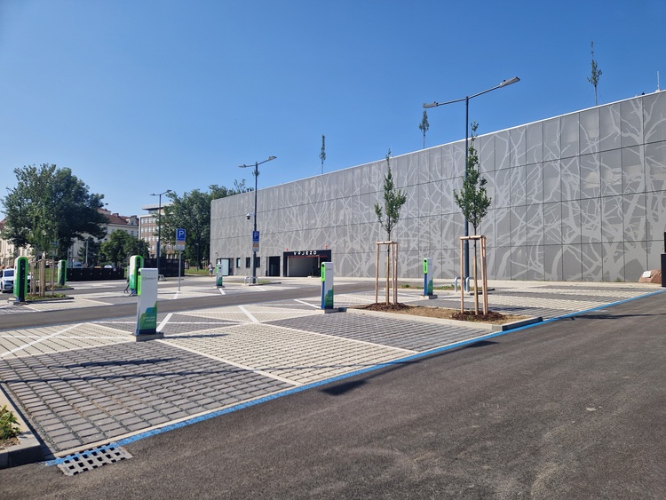 Nový parkovací dům Academy Park na rohu Veveří a Šumavské. Foto: MMB