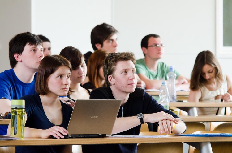 Talentované studenty město podporuje. Rozdává stipendia i ceny v soutěžích
