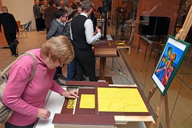 Co je rafigraf a tublet? Výstava v Technickém muzeu přibližuje svět nevidomých