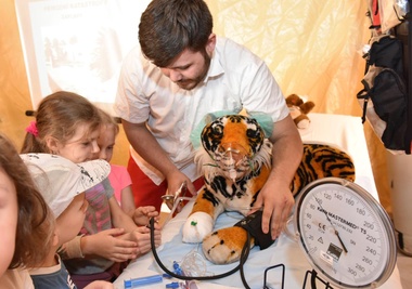 Nemocnici navštíví 1 400 dětí. Učí se poskytovat první pomoc