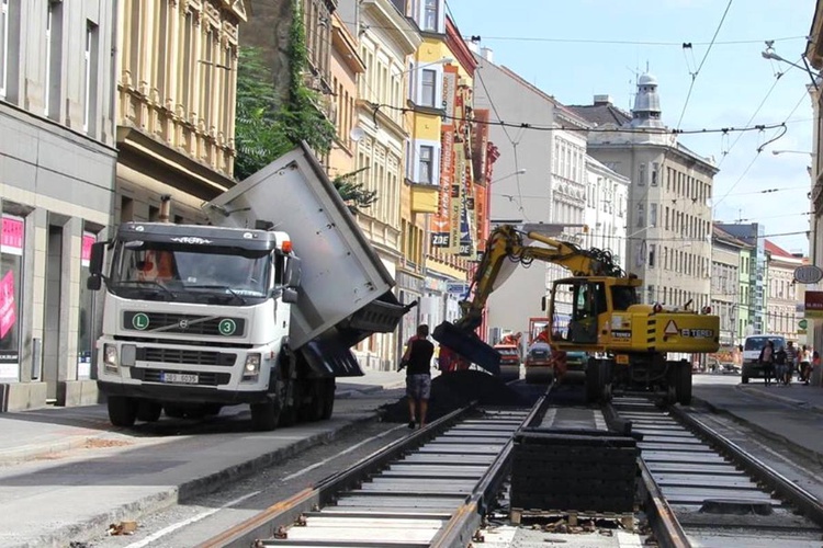Dopravní podnik opraví letos tramvajové úseky za 150 milionů. Především o prázdninách