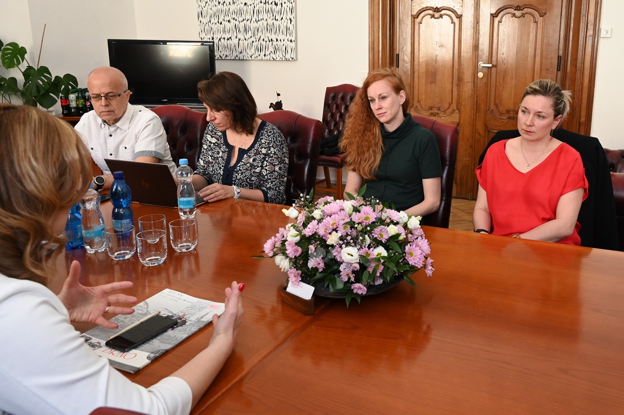 Úvodní setkání poradní skupiny primátorky pro integraci uprchlíků z Ukrajiny