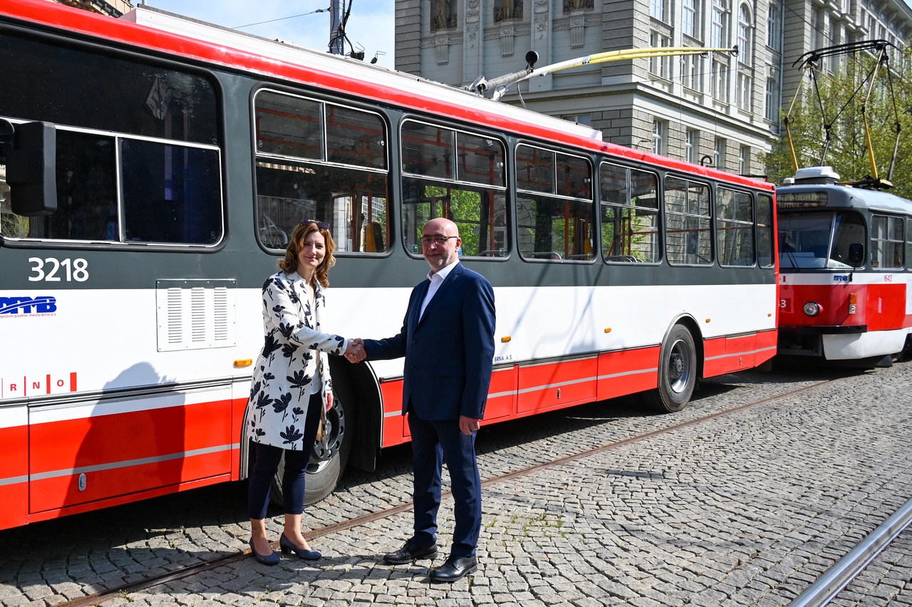 Dvě tramvaje a šest trolejbusů zamíří do Charkova