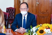 Přijetí japonského velvyslance Hidea Suzukiho