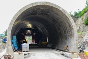 Proražení tramvajového tunelu na Žabovřeské