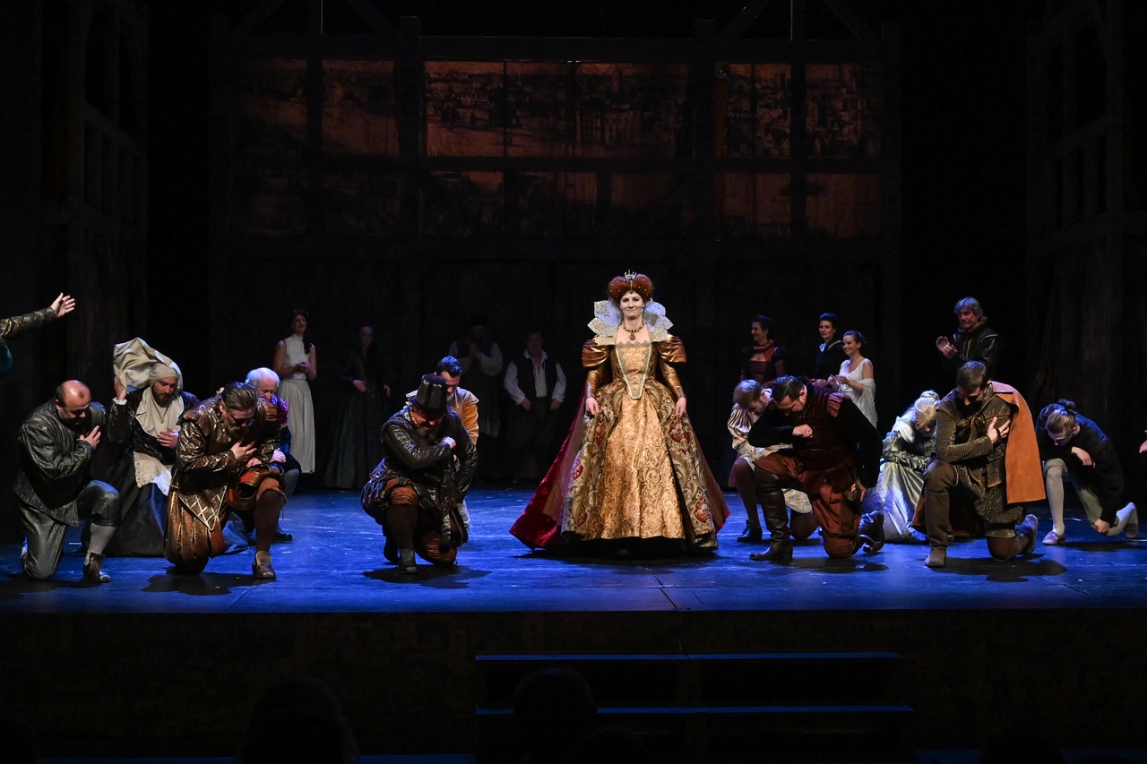 Slavnostní představení Zamilovaný Shakespeare na činoherní scéně Městského divadla Brno
