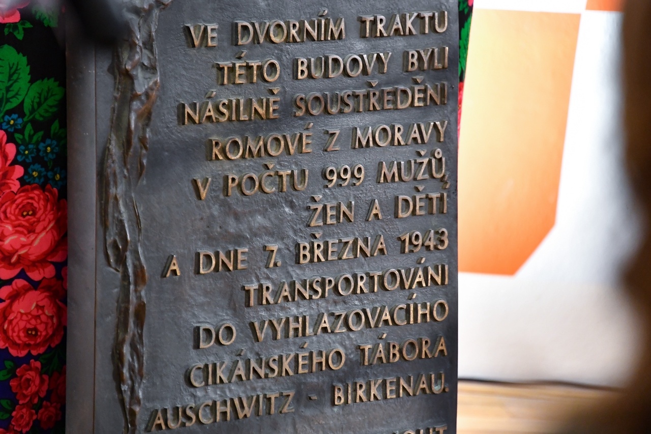Pietní shromáždění k uctění památky obětí holokaustu Romů a Sintů