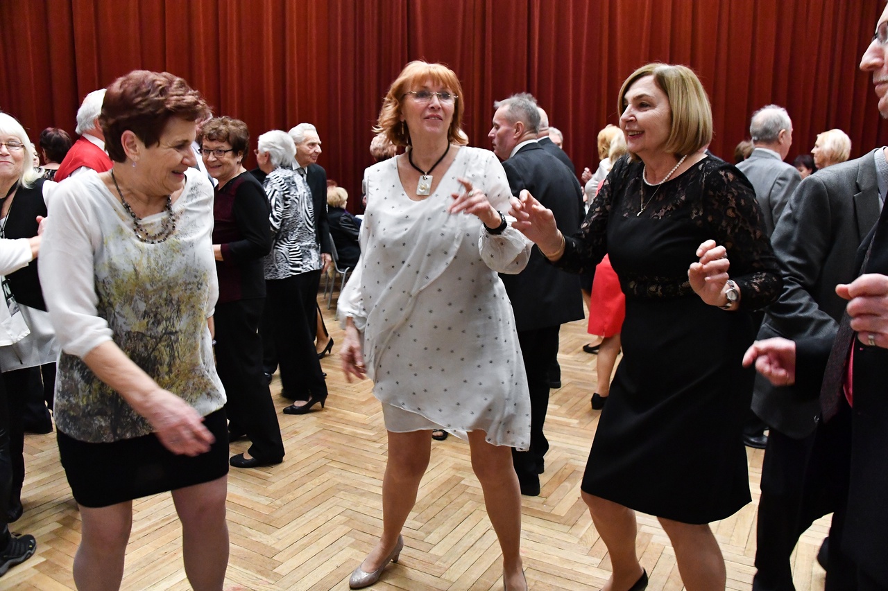 7. Společenský ples seniorů