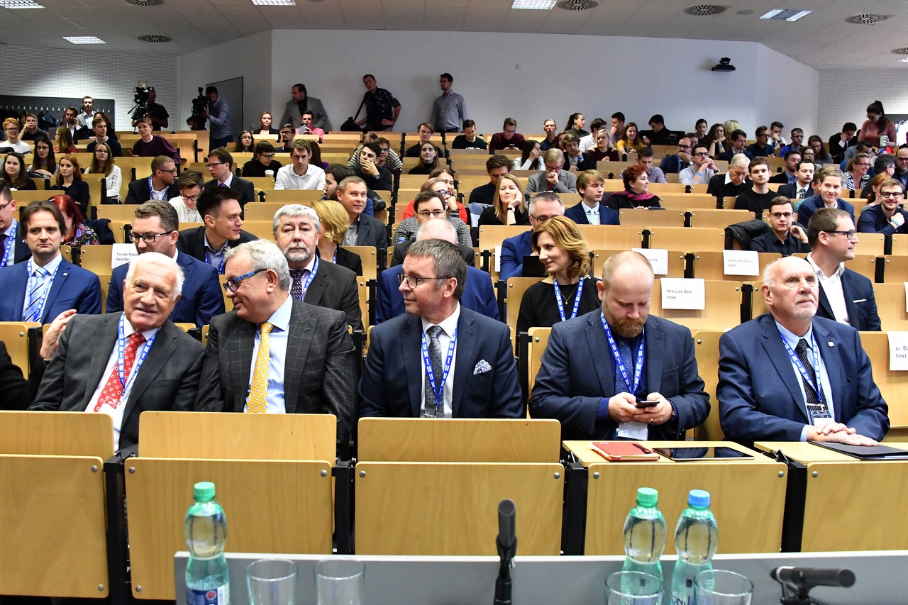 Konference 30 let transformace české ekonomiky a společnosti