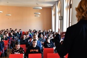 Debata se studenty z Gymnázia , třída Kapitána Jaroše