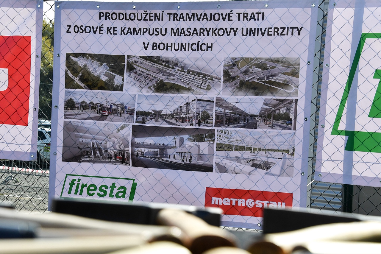 Slavnostní poklepání základního kamene stavby tramvajové trati k Univerzitnímu kampusu Bohunice