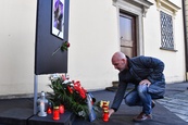 Brno se loučí s Karlem Gottem pietní akcí na Dominikánském náměstí