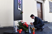 Brno se loučí s Karlem Gottem pietní akcí na Dominikánském náměstí