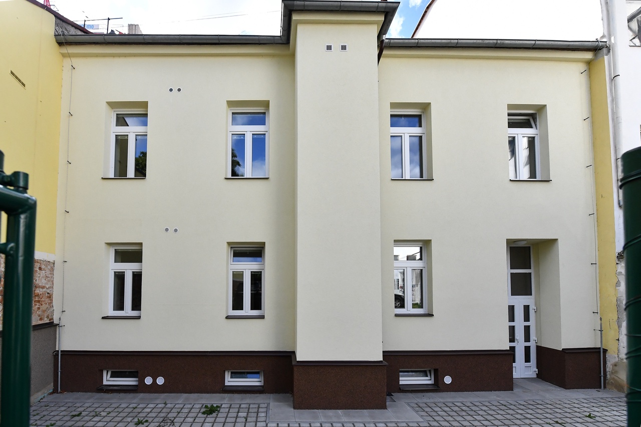 Slavnostní kolaudace čtyř zrekonstruovaných bytů určených pro krátkodobé krizové bydlení