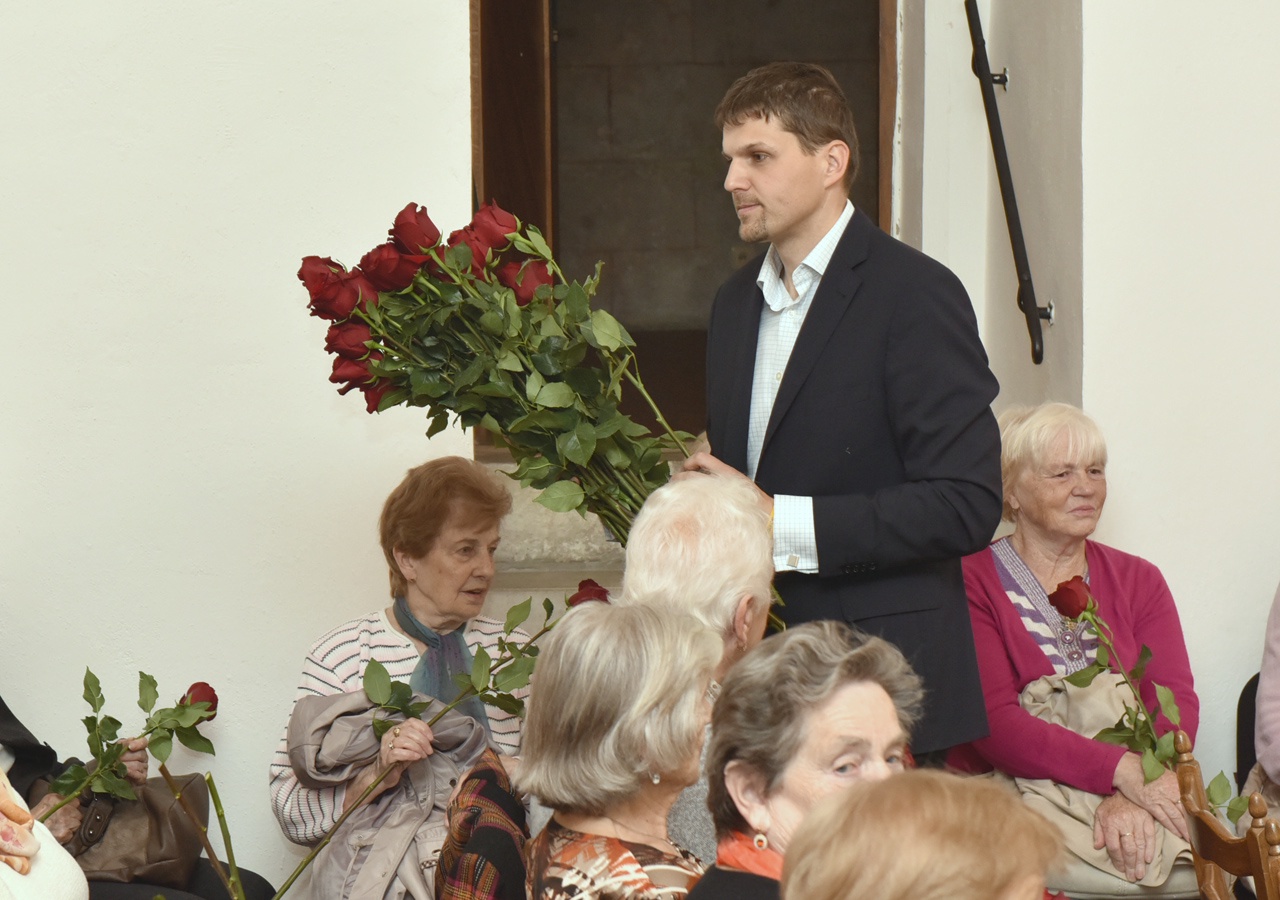 Setkání se seniorkami ze Svazu důchodců ČR u příležitosti oslav Dne matek