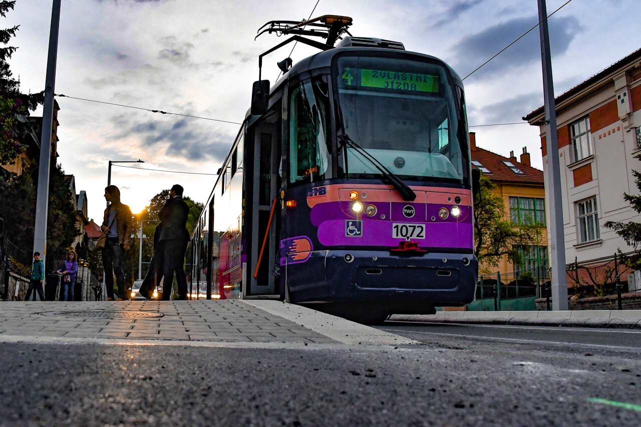 Slavnostní zprovoznění opravovaného úseku tramvajové trati na ulici Údolní