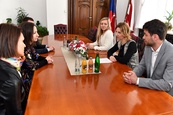 Pozdravení se zástupci maďarského Ministerstva financí
