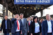 Příjezd delegace vlády ČR a prohlídka brněnského hlavního nádraží