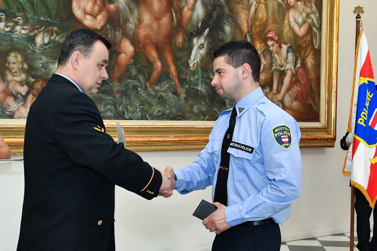 Slavnostní vyřazení strážníků-čekatelů Městské policie Brno