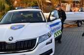 Předání záchranářského člunu, šesti skútrů, automobilu Škoda Kodiaq a čtyř Octávií poháněných stlačeným plynem Městské policii Brno