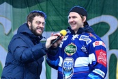 Oslava hokejistů HC Komety, zisku mistrovského titulu na Zelném trhu.