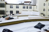 Kontrolní den v Divadle Bolka Polívky - rekonstrukce střechy