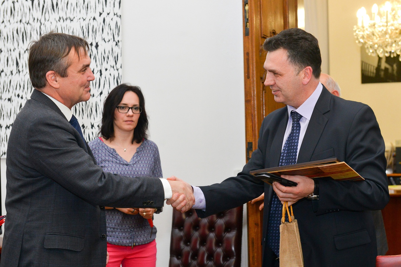 Přijetí konzula Ukrajiny Ivana Kholostenka primátorem P. Vokřálem
