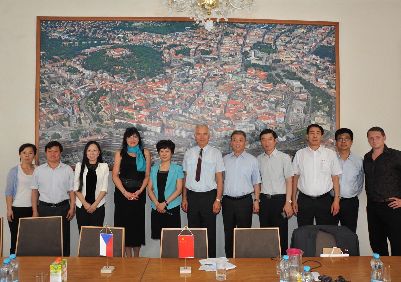 Přijetí hospodářské a kulturní delegace z města Shi Jiazhuang