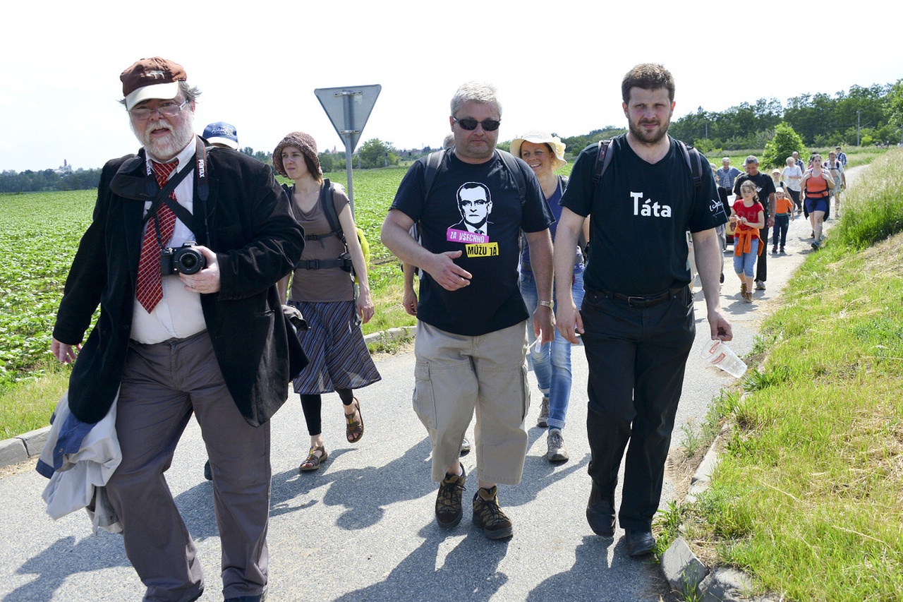 Pochod ve stopách vyhnaných německy mluvících obyvatel Brna konaný v rámci projektu Rok smíření