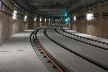 Tramvajový tunel do kampusu. Foto: Marie Schmerková