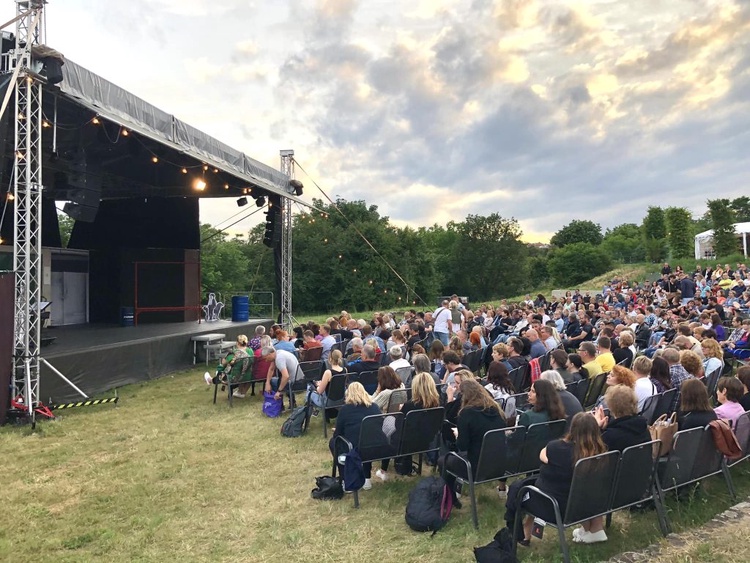 Letní scéna Divadla Bolka Polívky na Kraví hoře. Foto: Divadlo Bolka Polívky