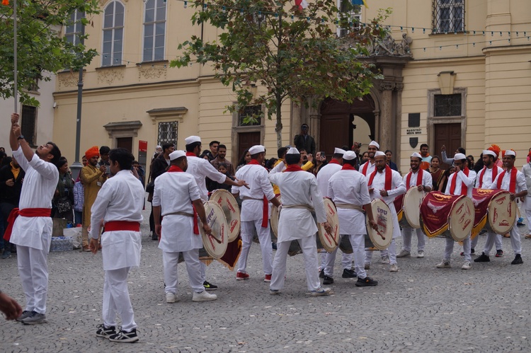 Představení s indickými bubny Dhol Tasha. Foto: TIC Brno