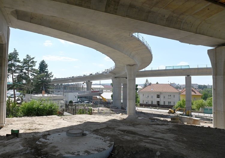 Estakáda velkého městského okruhu na Rokytově, foto: Z. Kolařík