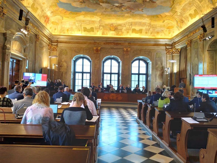 Po týdnu se opět sešli zastupitelé, aby projednali projekt výstavby třetího kotle v areálu SAKO Brno